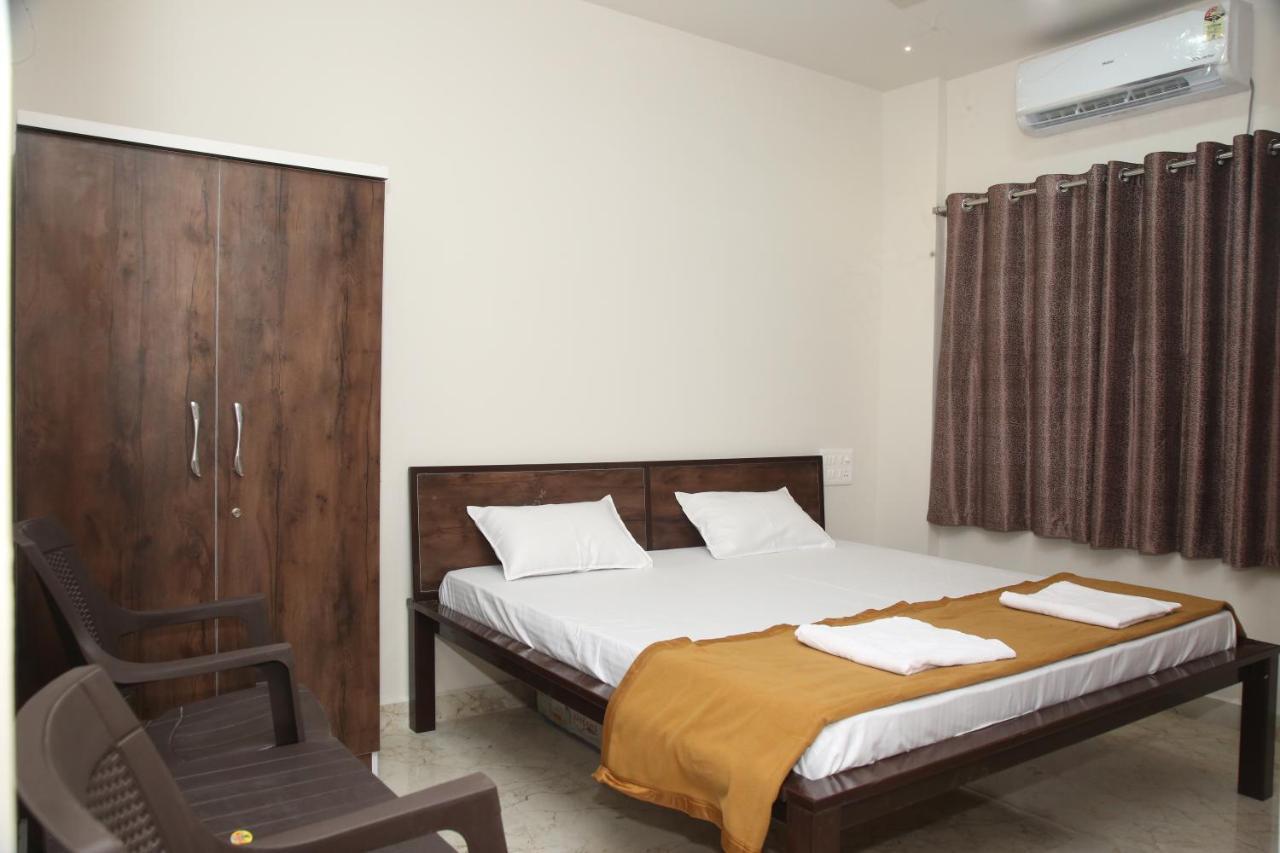 Hotel Madhusudan Executive Kolhapur Exterior photo