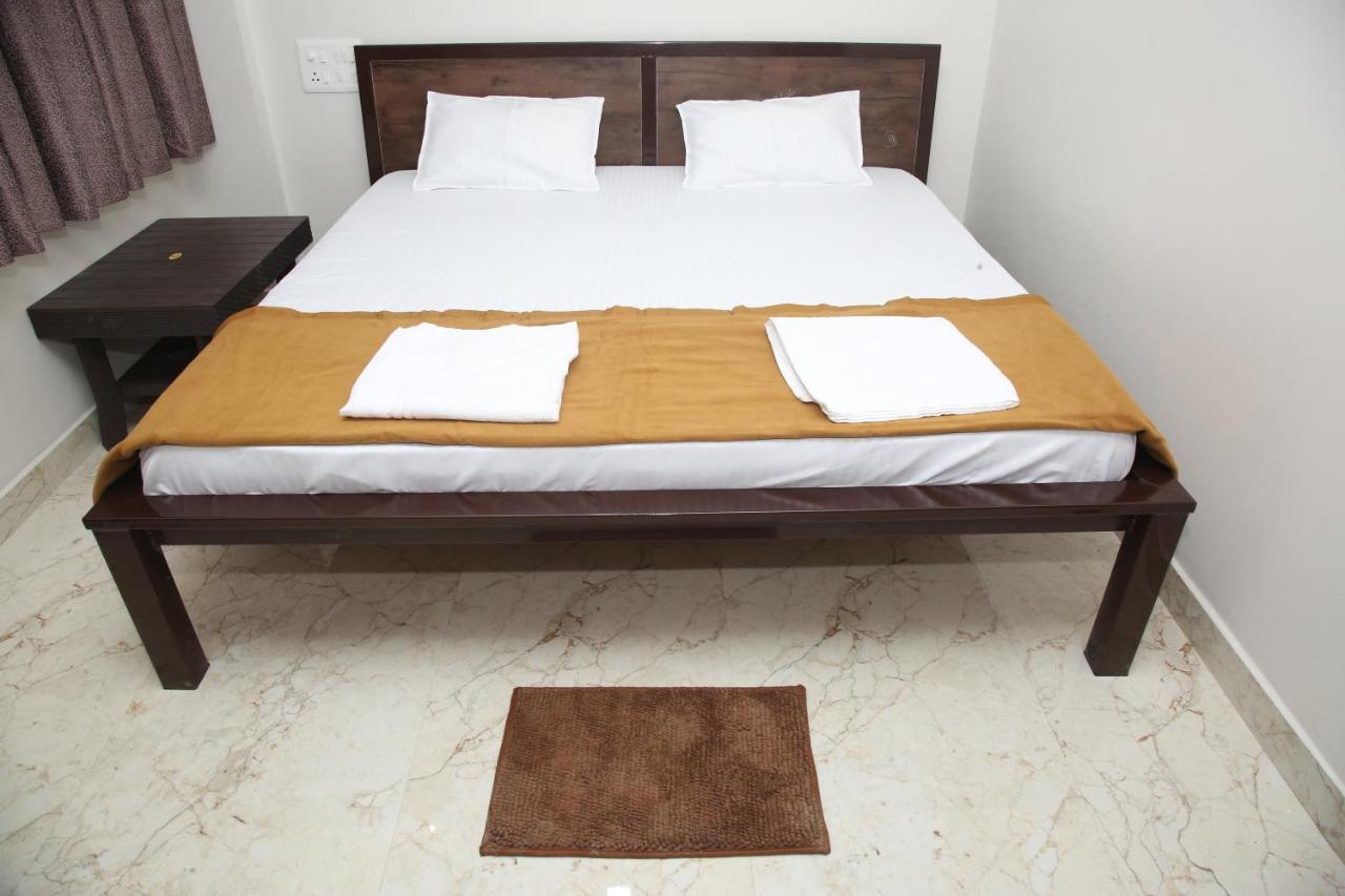 Hotel Madhusudan Executive Kolhapur Exterior photo