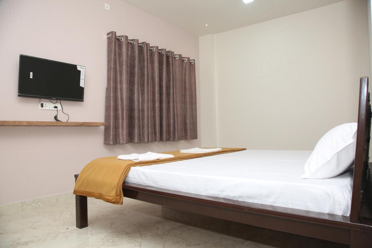 Hotel Madhusudan Executive Kolhapur Exterior photo