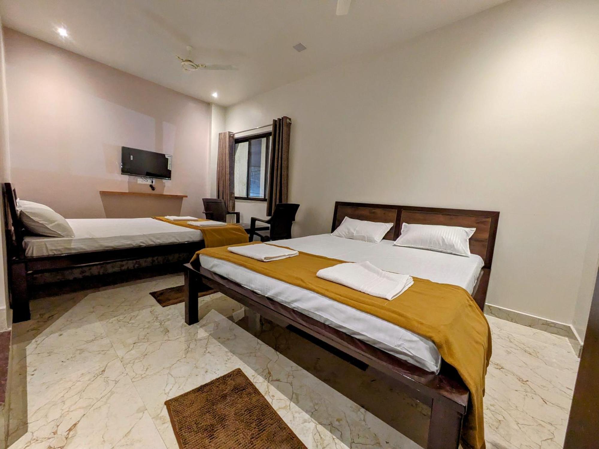 Hotel Madhusudan Executive Kolhapur Exterior photo